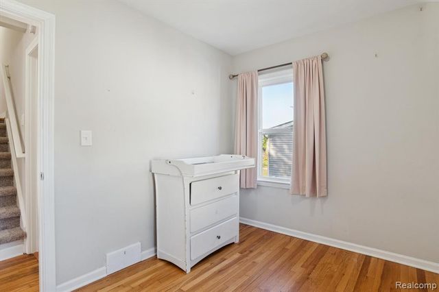 129 South Street, Belleville, MI 48111