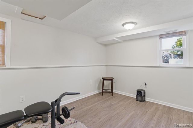 129 South Street, Belleville, MI 48111