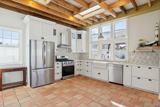 129 South Street, Belleville, MI 48111