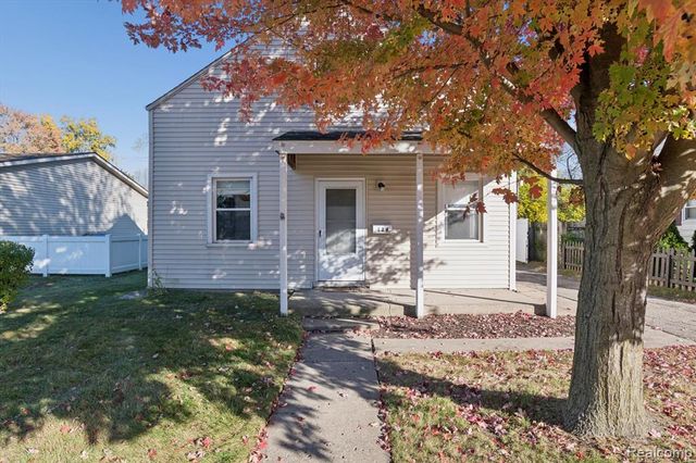 129 South Street, Belleville, MI 48111