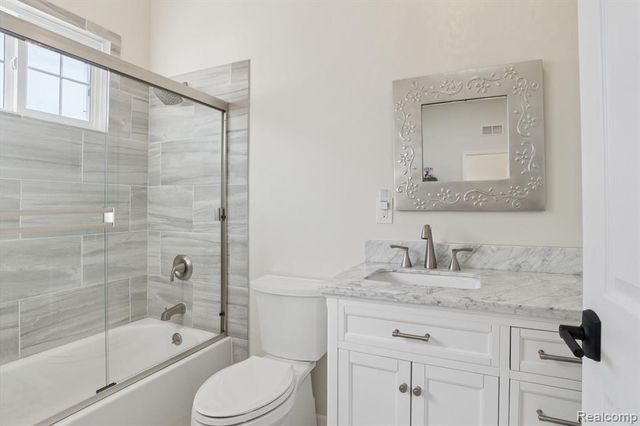 129 South Street, Belleville, MI 48111