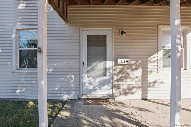 129 South Street, Belleville, MI 48111