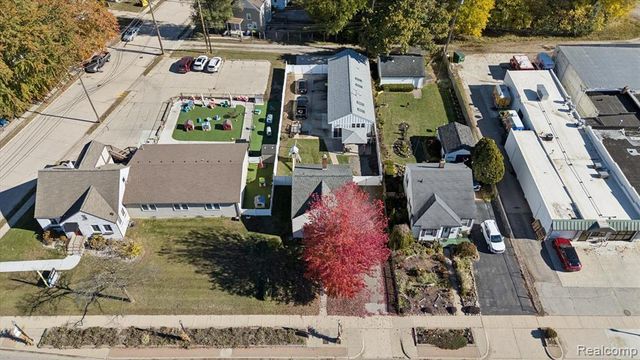 129 South Street, Belleville, MI 48111