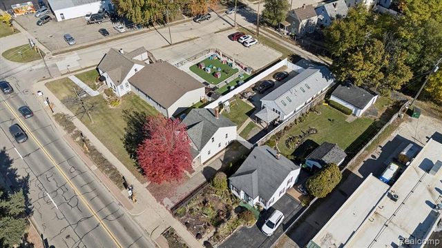 129 South Street, Belleville, MI 48111