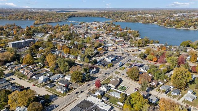 129 South Street, Belleville, MI 48111