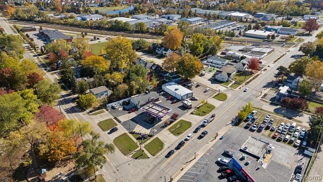 129 South Street, Belleville, MI 48111