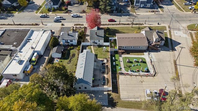 129 South Street, Belleville, MI 48111