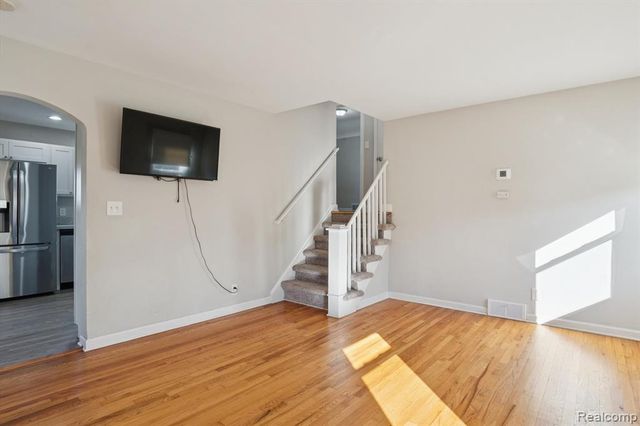 129 South Street, Belleville, MI 48111