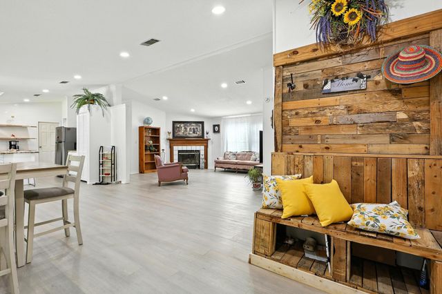 5442 Woodland Drive, Orange, TX 77632