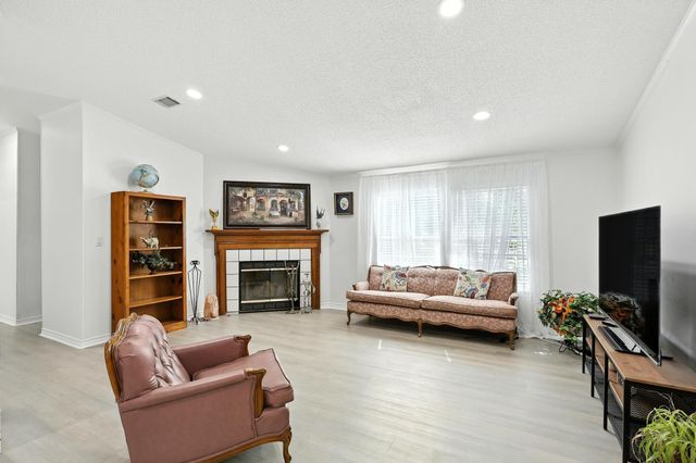 5442 Woodland Drive, Orange, TX 77632