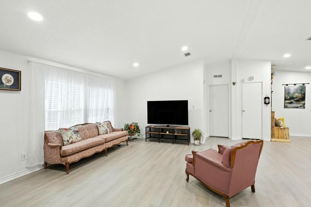 5442 Woodland Drive, Orange, TX 77632