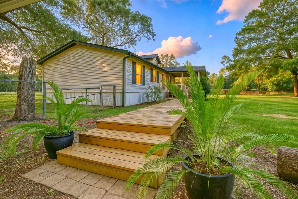 5442 Woodland Drive, Orange, TX 77632