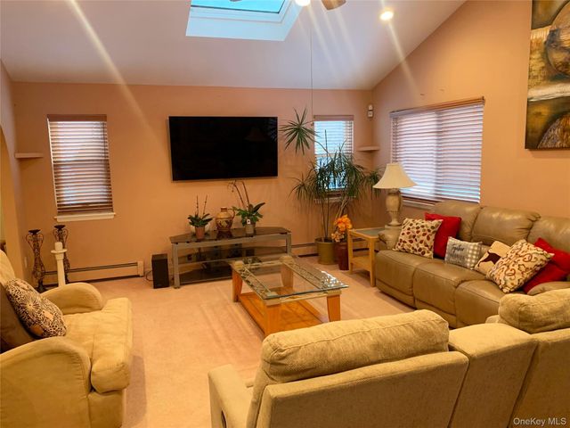 8 Autumn Lane, Stony Point, NY 10980