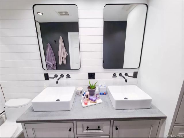 8 Autumn Lane, Stony Point, NY 10980