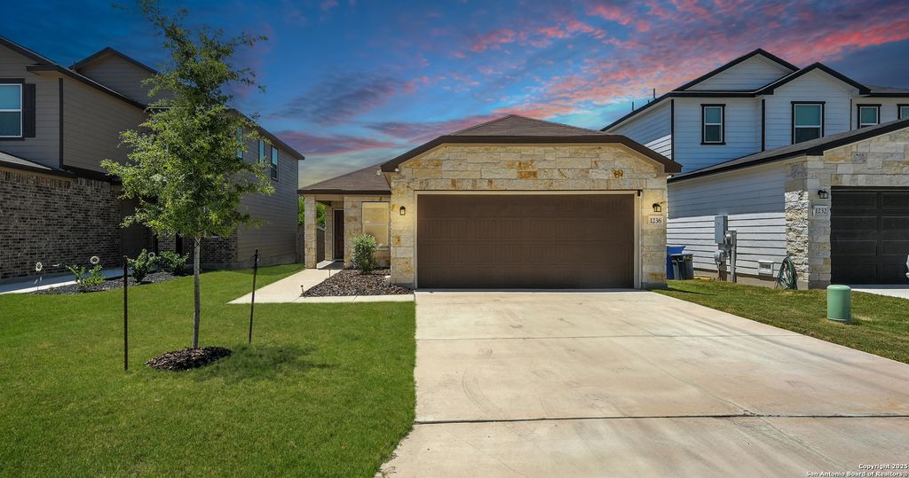 1236 London, New Braunfels, TX 78130