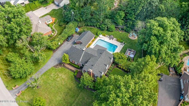 11806 E Arbor Dr, Anchorage, KY 40223