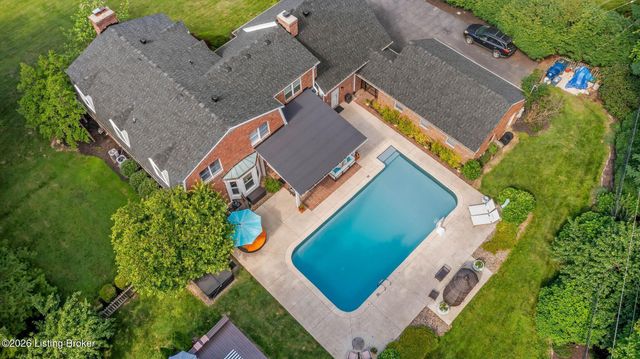 11806 E Arbor Dr, Anchorage, KY 40223