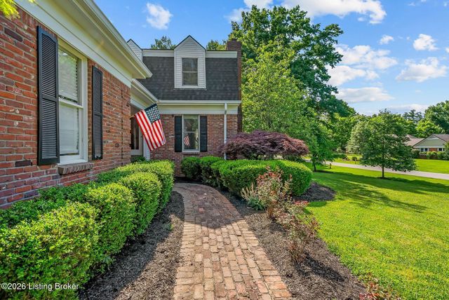 11806 E Arbor Dr, Anchorage, KY 40223