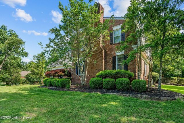 11806 E Arbor Dr, Anchorage, KY 40223