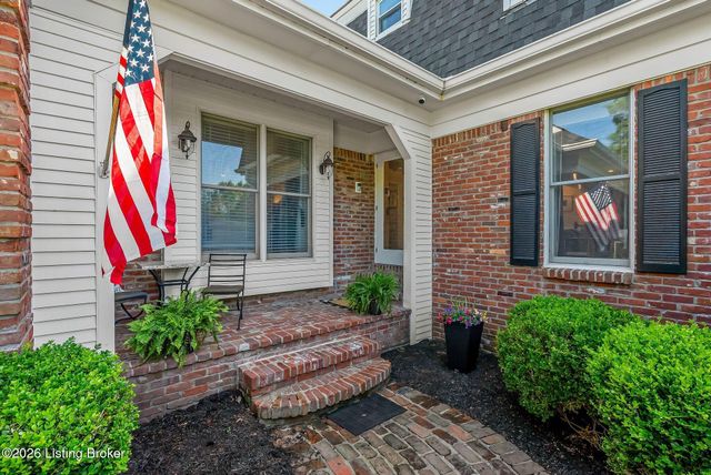 11806 E Arbor Dr, Anchorage, KY 40223