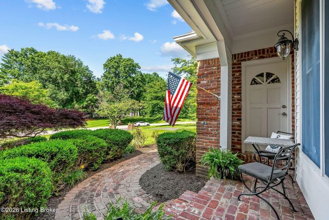 11806 E Arbor Dr, Anchorage, KY 40223