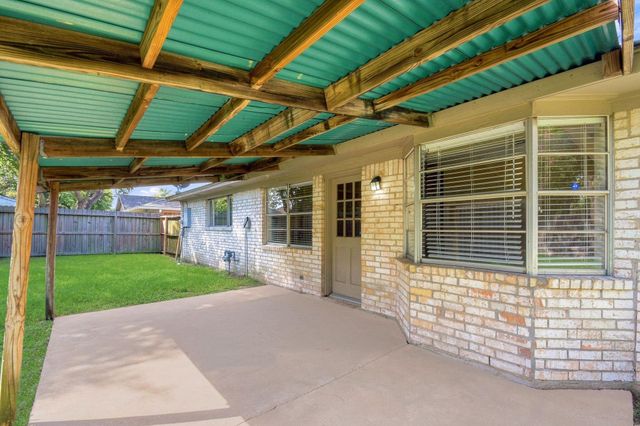 16338 Autumn Wind Drive, Houston, TX 77090