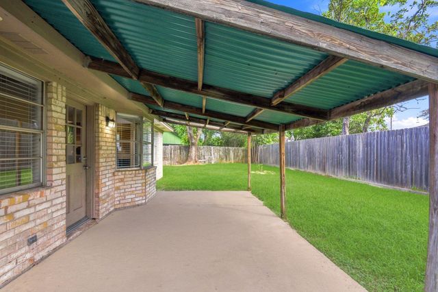 16338 Autumn Wind Drive, Houston, TX 77090