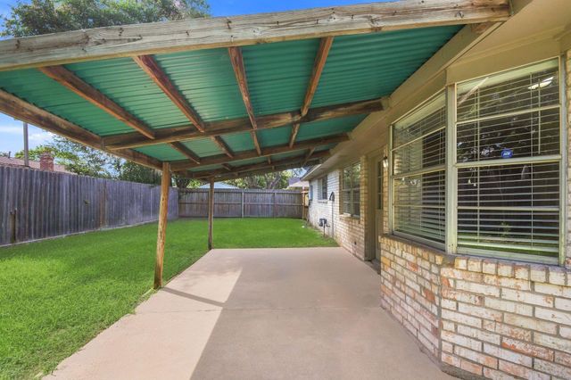 16338 Autumn Wind Drive, Houston, TX 77090