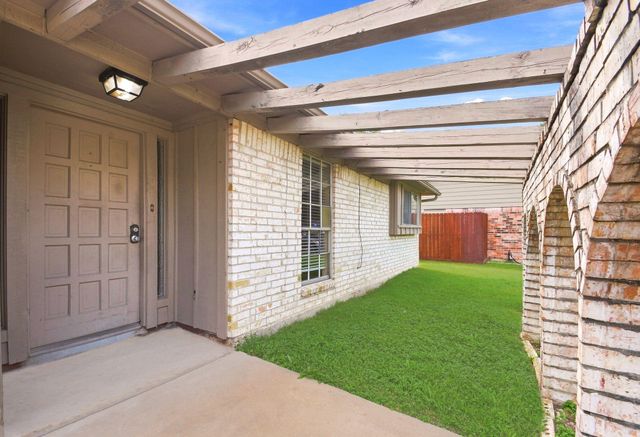 16338 Autumn Wind Drive, Houston, TX 77090