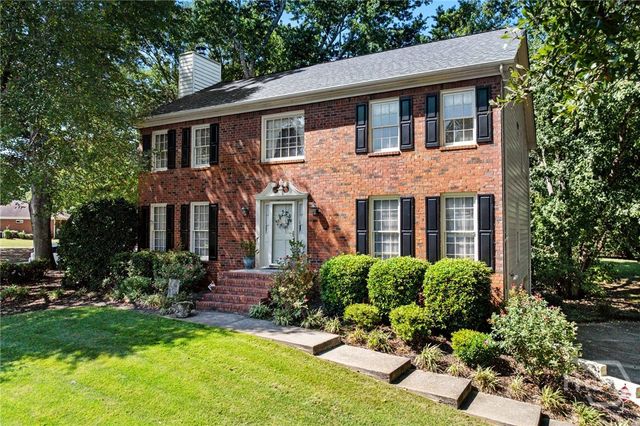 2451 Meadowglen Trail, Snellville, GA 30078