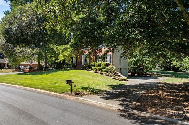 2451 Meadowglen Trail, Snellville, GA 30078