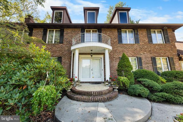 7 HIDDEN SPRINGS LN, East Windsor, NJ 08520