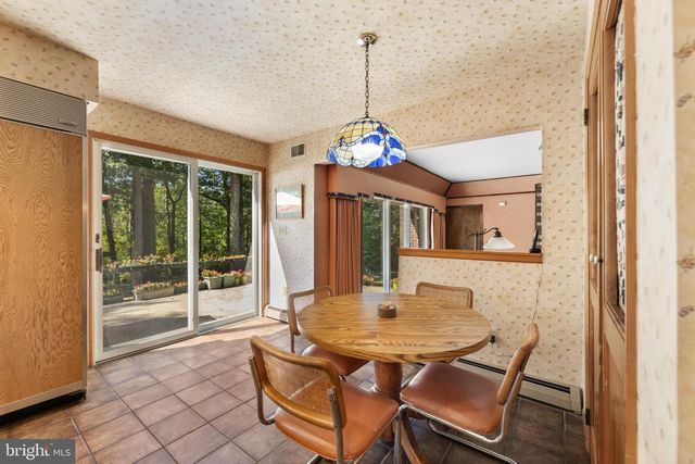 7 HIDDEN SPRINGS LN, East Windsor, NJ 08520