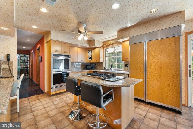 7 HIDDEN SPRINGS LN, East Windsor, NJ 08520