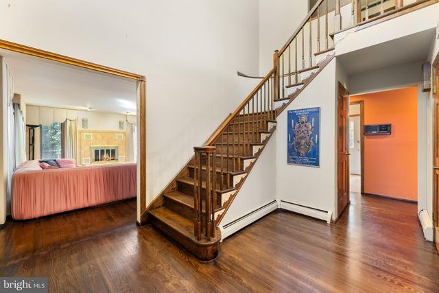 7 HIDDEN SPRINGS LN, East Windsor, NJ 08520