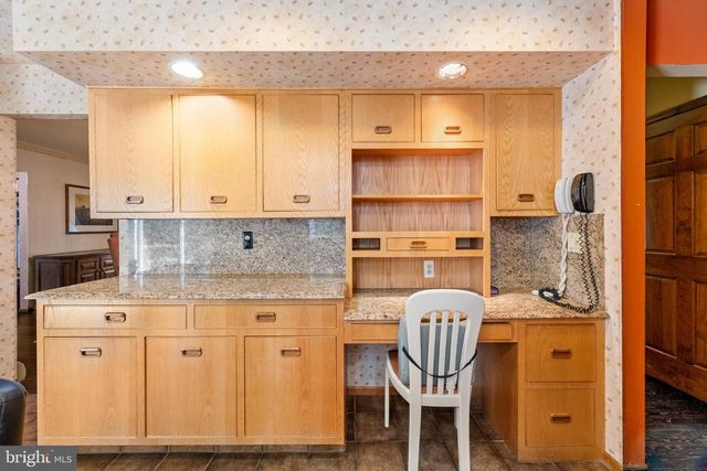 7 HIDDEN SPRINGS LN, East Windsor, NJ 08520