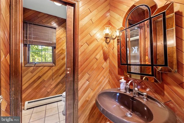 7 HIDDEN SPRINGS LN, East Windsor, NJ 08520