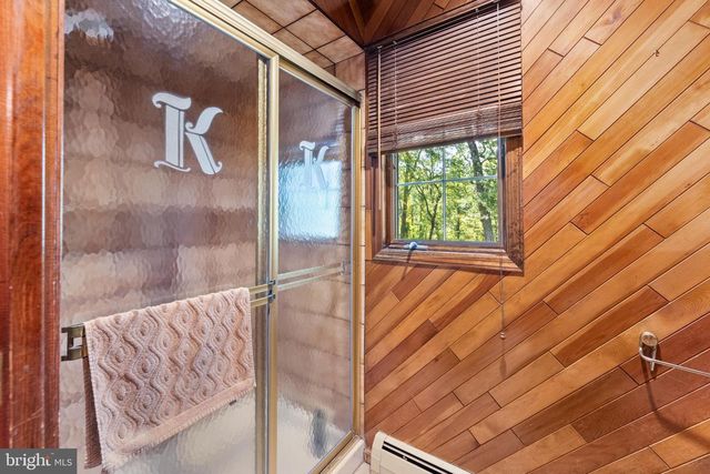 7 HIDDEN SPRINGS LN, East Windsor, NJ 08520