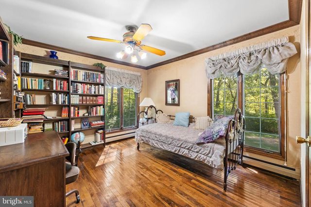 7 HIDDEN SPRINGS LN, East Windsor, NJ 08520