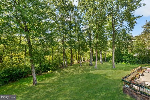 7 HIDDEN SPRINGS LN, East Windsor, NJ 08520