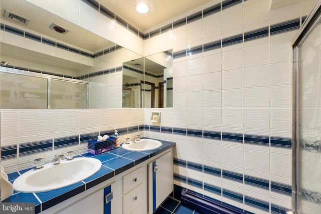 7 HIDDEN SPRINGS LN, East Windsor, NJ 08520