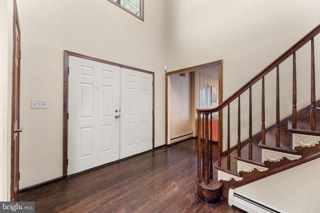 7 HIDDEN SPRINGS LN, East Windsor, NJ 08520