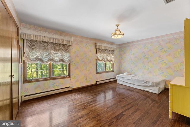 7 HIDDEN SPRINGS LN, East Windsor, NJ 08520