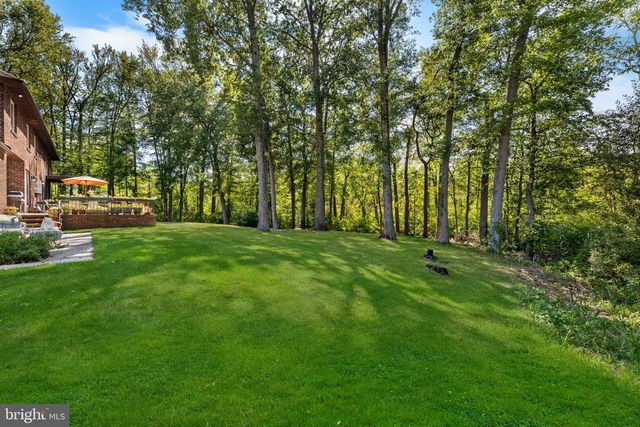 7 HIDDEN SPRINGS LN, East Windsor, NJ 08520