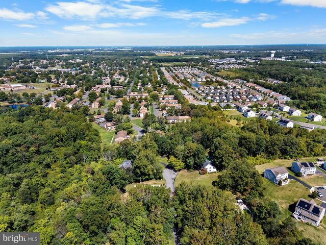 7 HIDDEN SPRINGS LN, East Windsor, NJ 08520