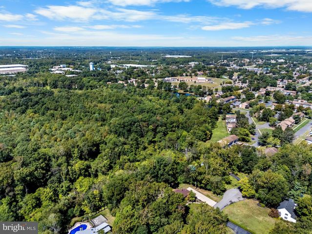 7 HIDDEN SPRINGS LN, East Windsor, NJ 08520