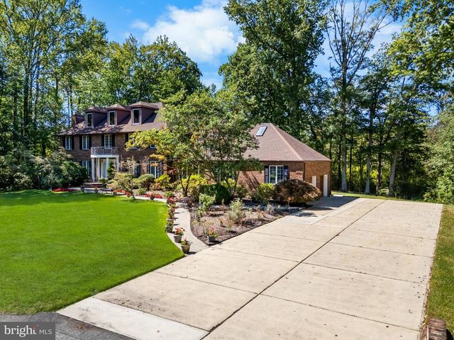 7 HIDDEN SPRINGS LN, East Windsor, NJ 08520