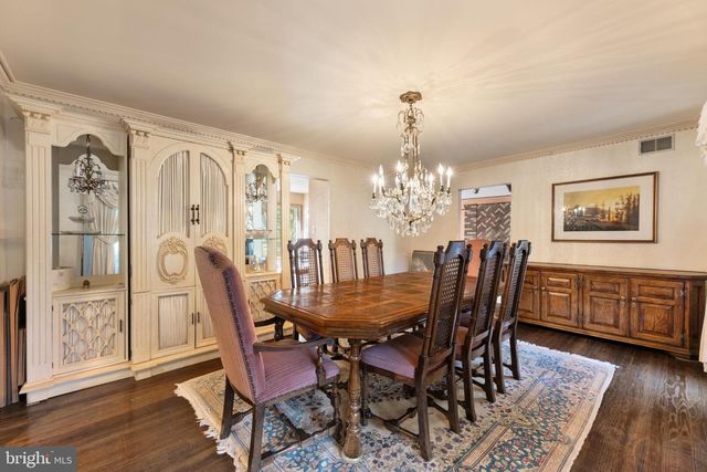 7 HIDDEN SPRINGS LN, East Windsor, NJ 08520