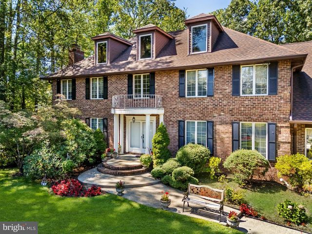 7 HIDDEN SPRINGS LN, East Windsor, NJ 08520