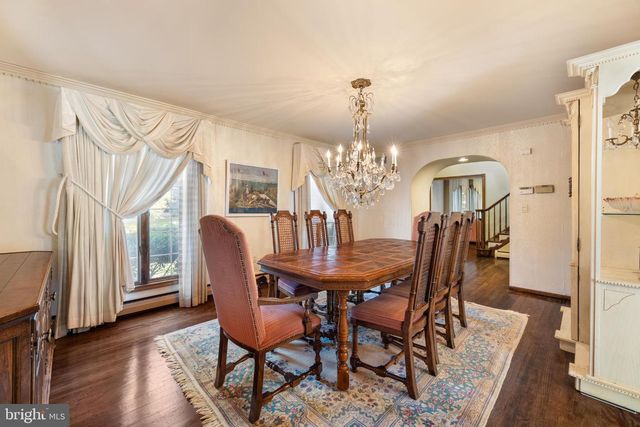 7 HIDDEN SPRINGS LN, East Windsor, NJ 08520